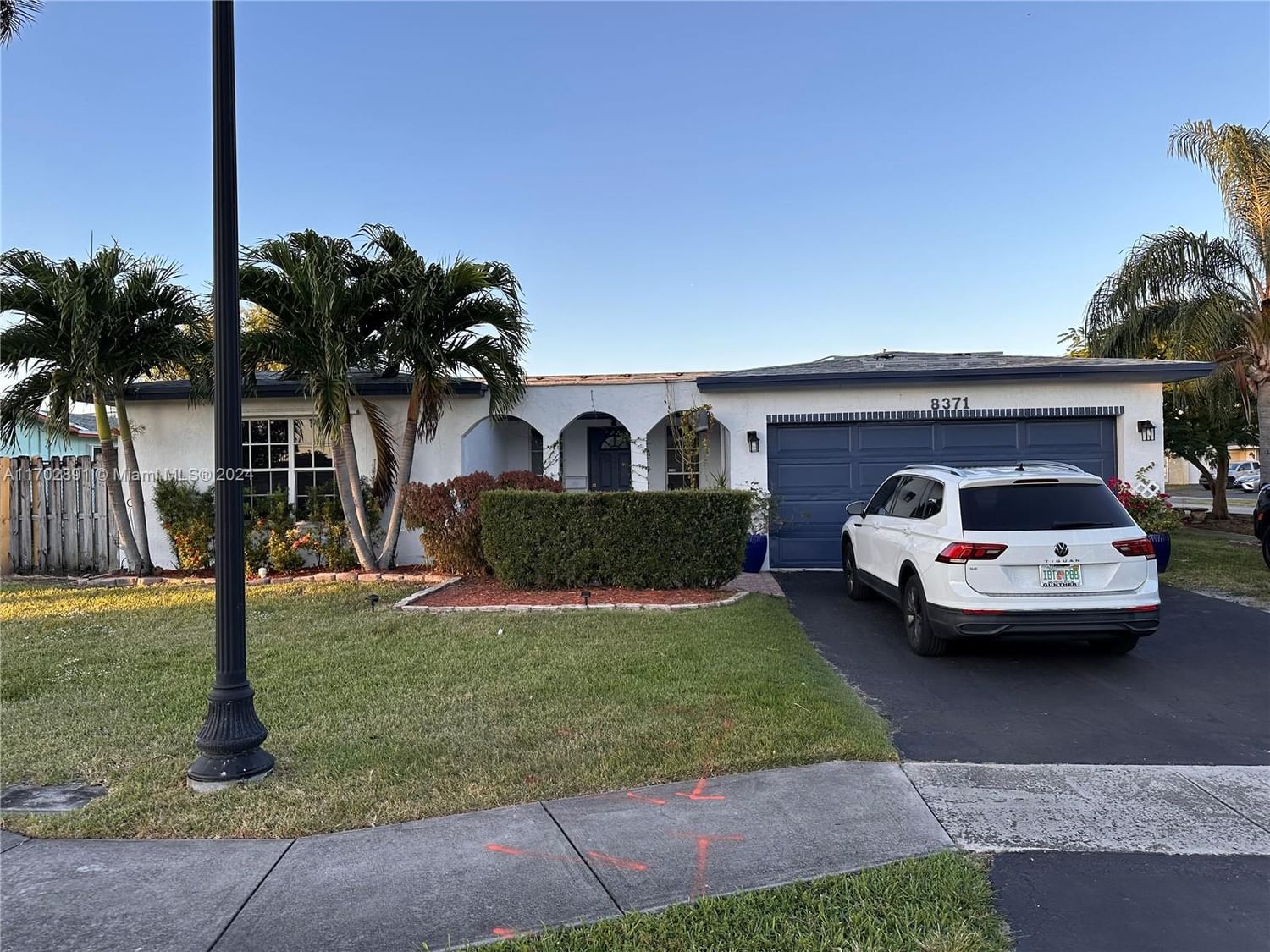 Real estate property located at 8371 Sunset Strip, Broward, SUNRISE GOLF VILLAGE SEC, Sunrise, FL