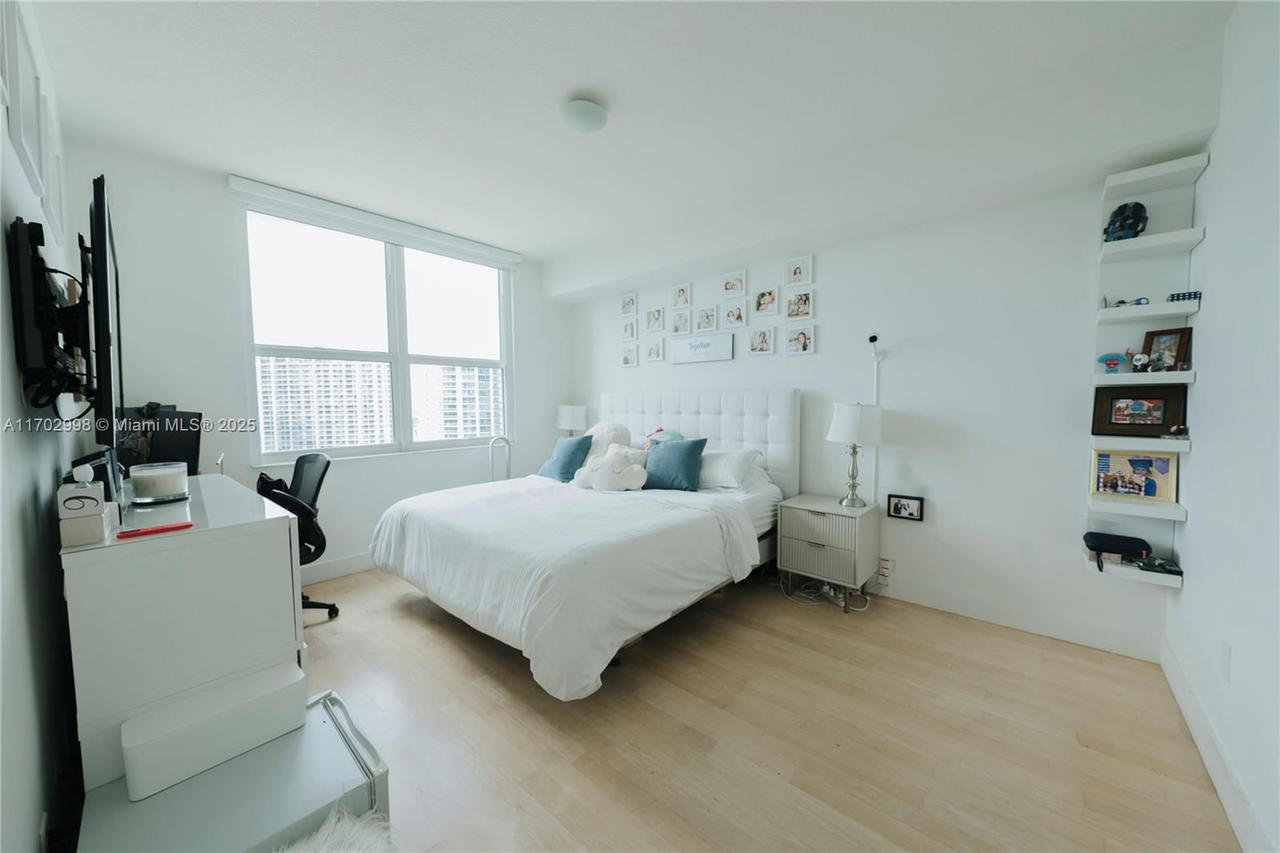 Real estate property located at 31 5th St #3817, Miami-dade, Brickell On The River N T, Miami, FL