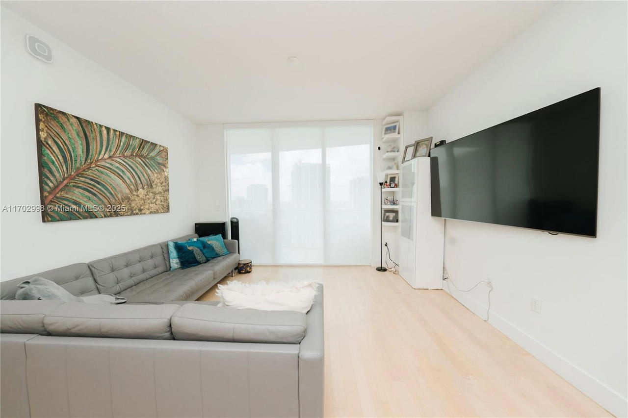 Real estate property located at 31 5th St #3817, Miami-dade, Brickell On The River N T, Miami, FL