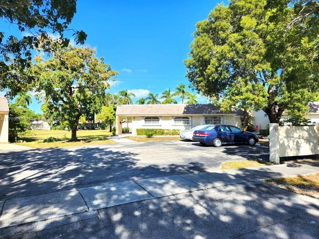 Real estate property located at 11249 169th St V4831, Miami-Dade, GREEN HILLS PARK WEST NO 5, Miami, FL