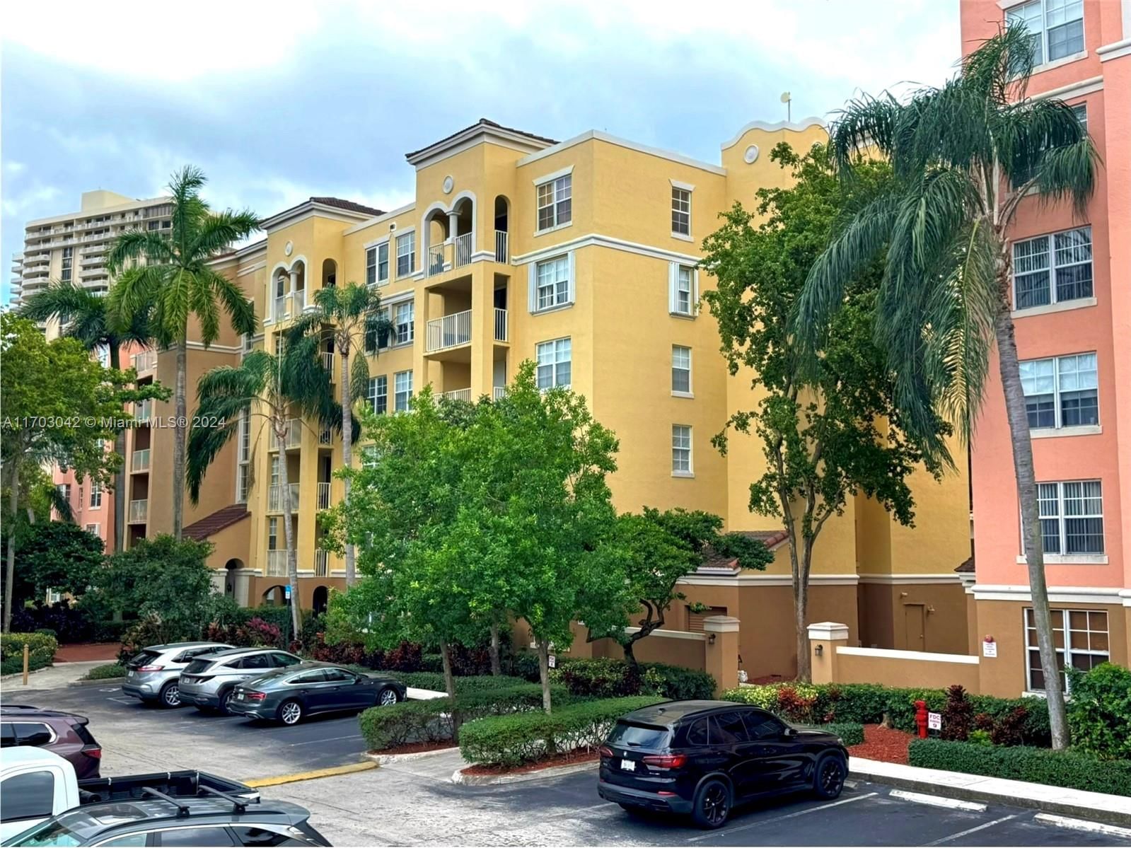 Real estate property located at 19555 Country Club Dr #8108, Miami-Dade, THE YACHT CLUB AT AVENTUR, Aventura, FL