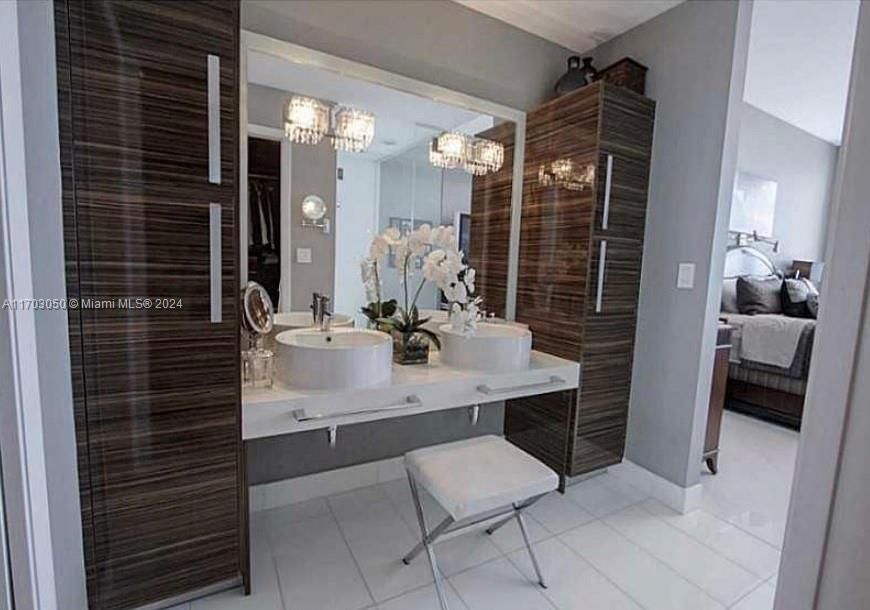 Real estate property located at 2020 Bayshore Dr #1008, Miami-dade, Paramount Bay Condo, Miami, FL