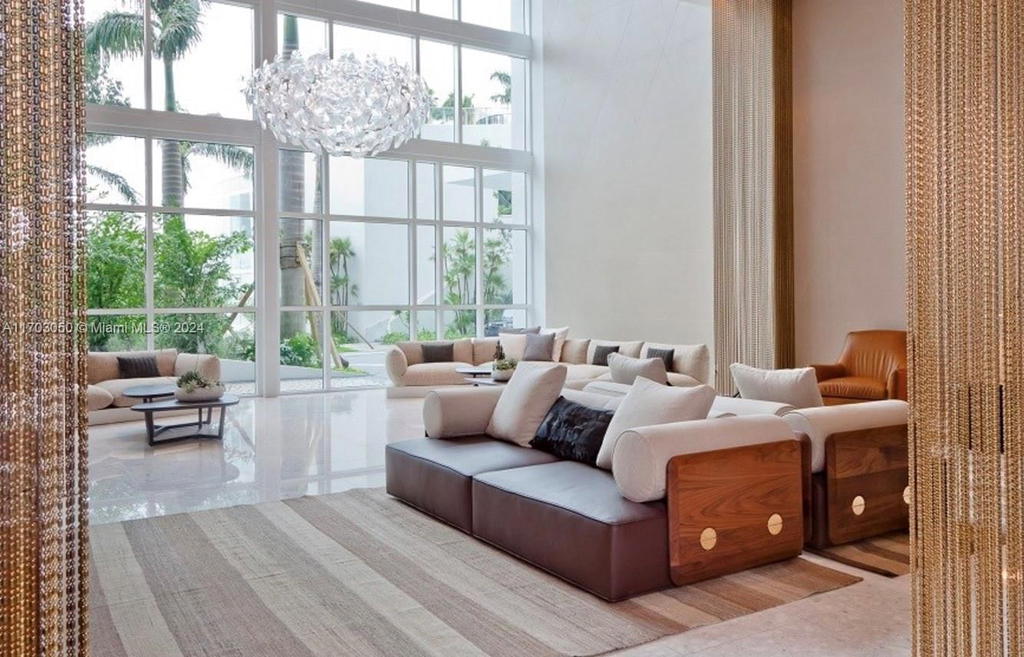 Real estate property located at 2020 Bayshore Dr #1008, Miami-dade, Paramount Bay Condo, Miami, FL