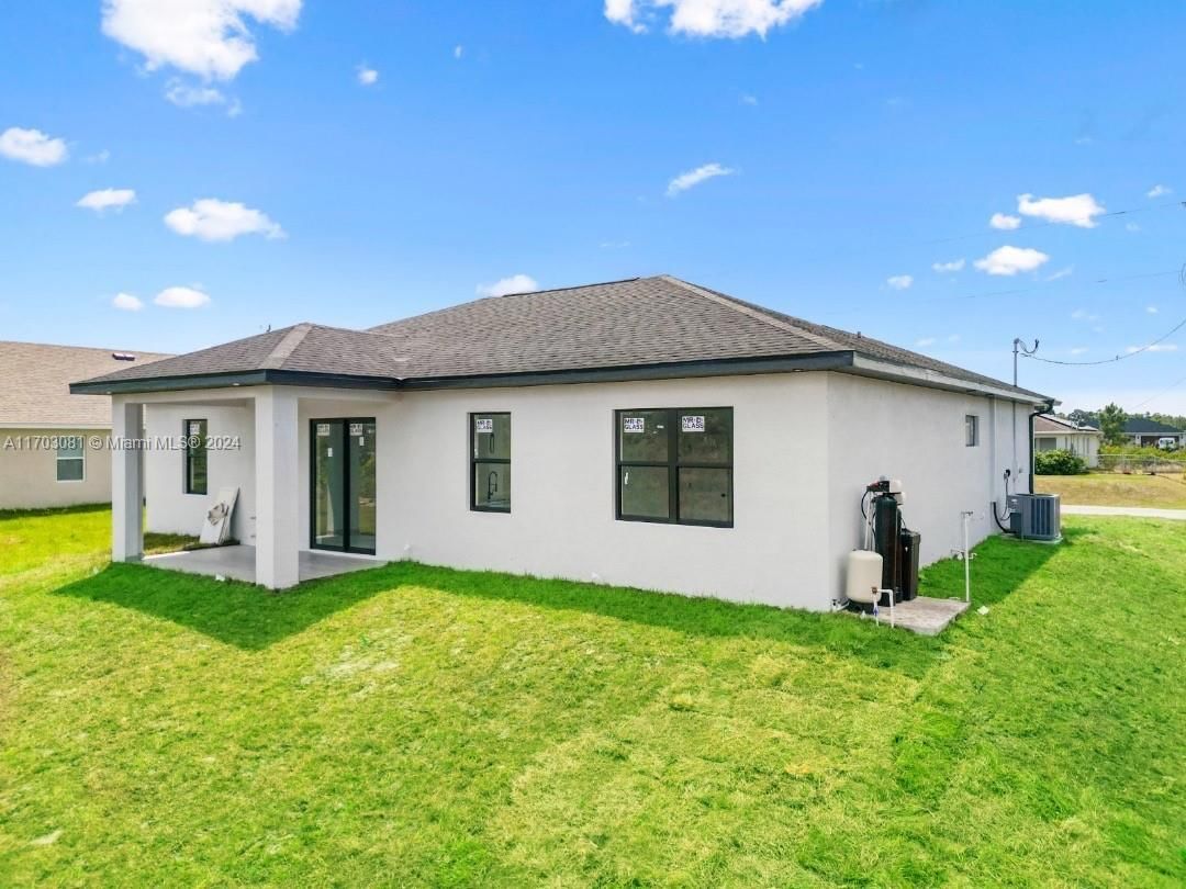 Real estate property located at 1705 Xelda Ave N, Lee, Lehigh Acres, Lehigh Acres, FL