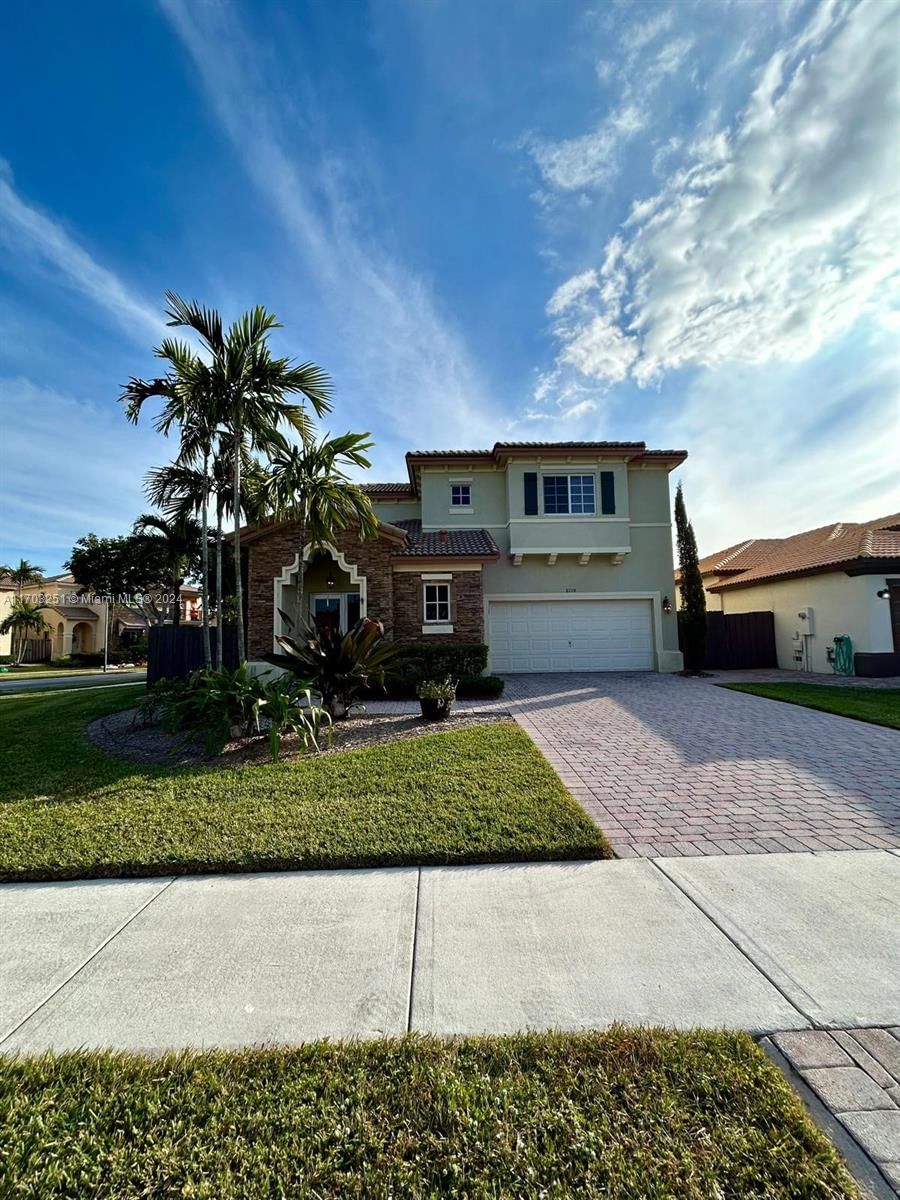 Real estate property located at 8778 222nd Ter, Miami-Dade, LAKES BY THE BAY KAYE, Cutler Bay, FL