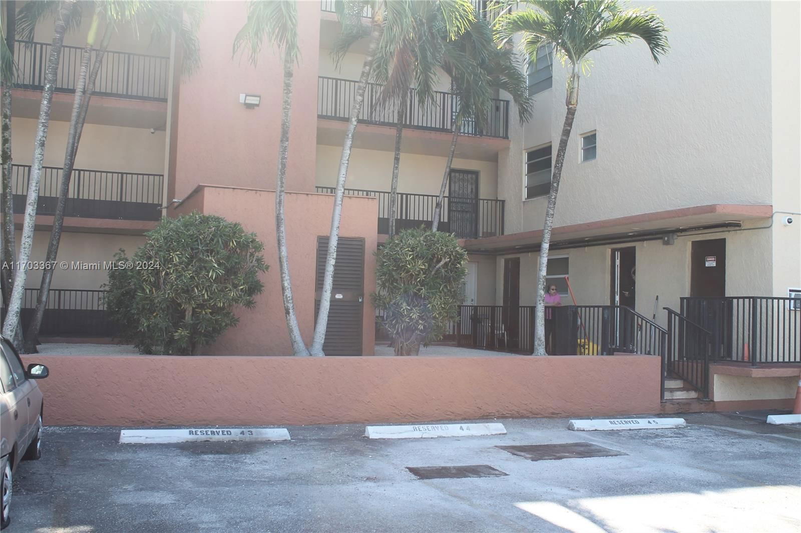 Real estate property located at 677 9th Ave #103, Miami-Dade, VISTA ALEGRE CONDO, Miami, FL