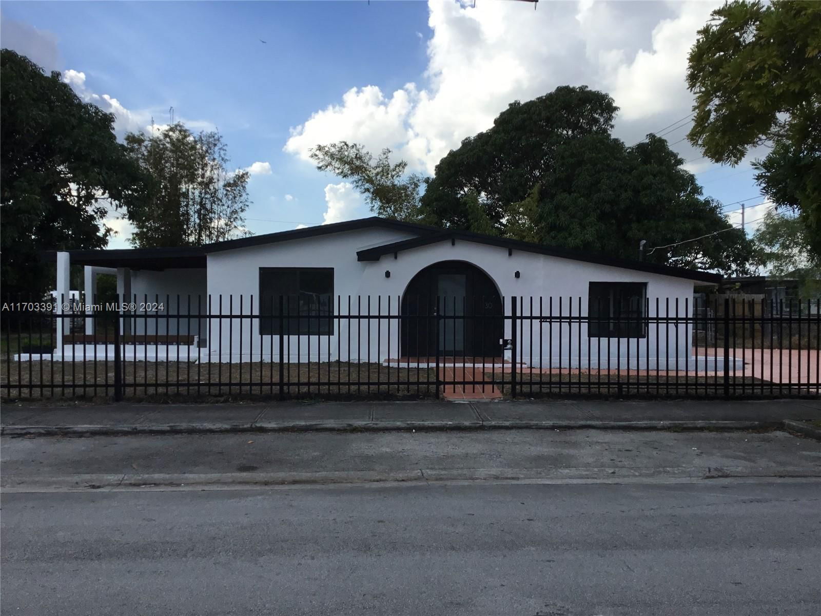 Real estate property located at 30 7th Ave, Miami-Dade, ESSEX VILLAGE 6TH ADDN, Hialeah, FL