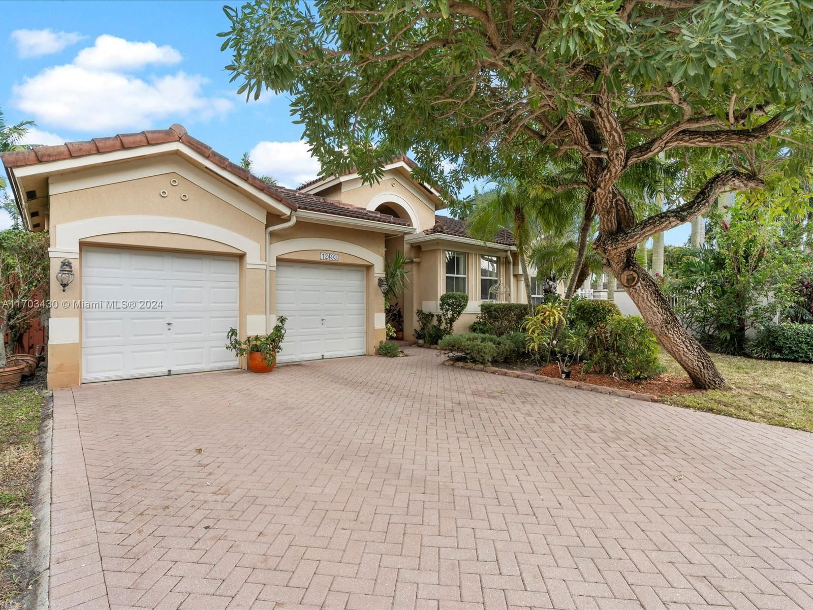 Real estate property located at 12493 122nd Ct, Miami-dade, Kendall Breeze South, Miami, FL