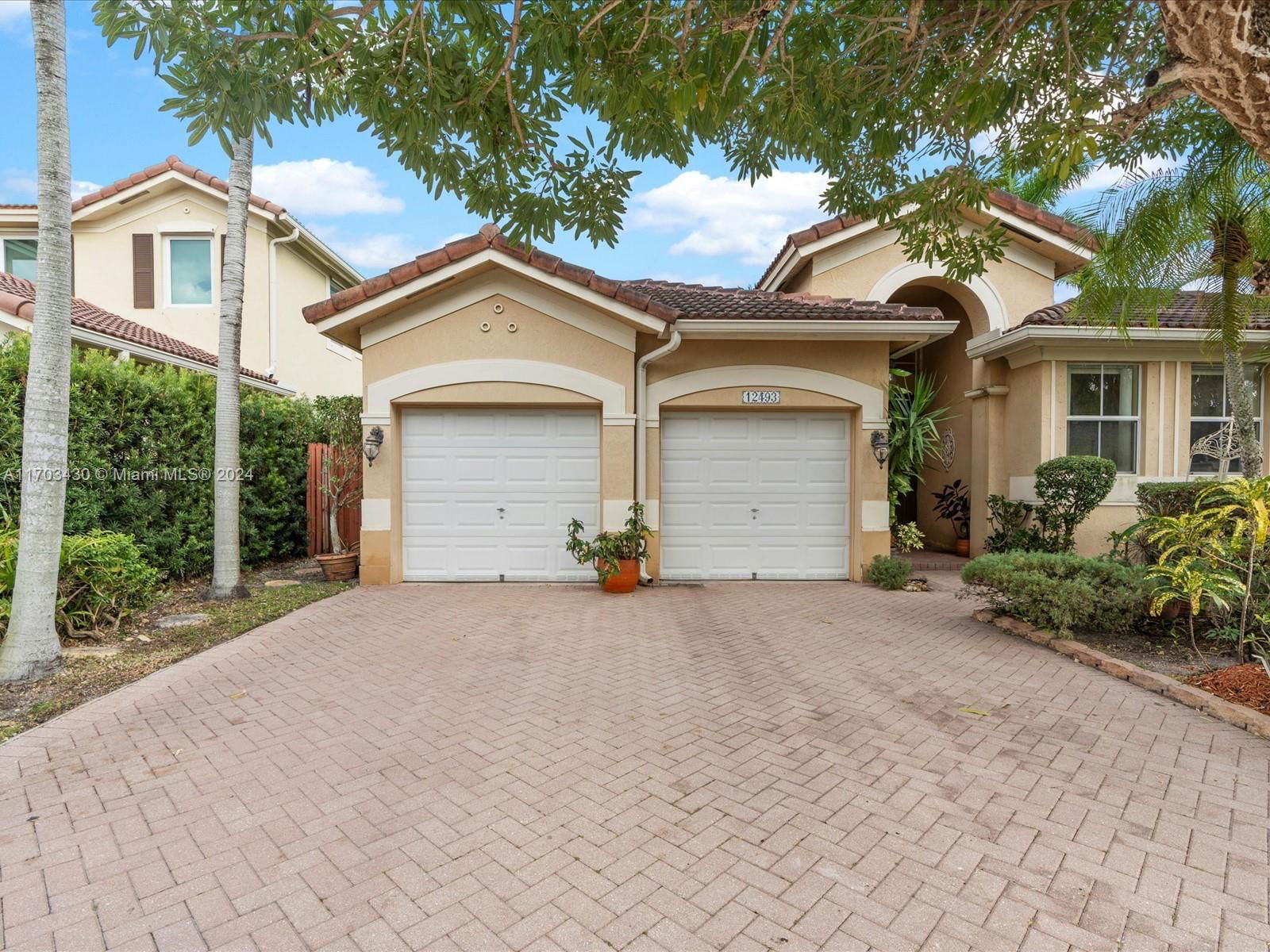 Real estate property located at 12493 122nd Ct, Miami-dade, Kendall Breeze South, Miami, FL