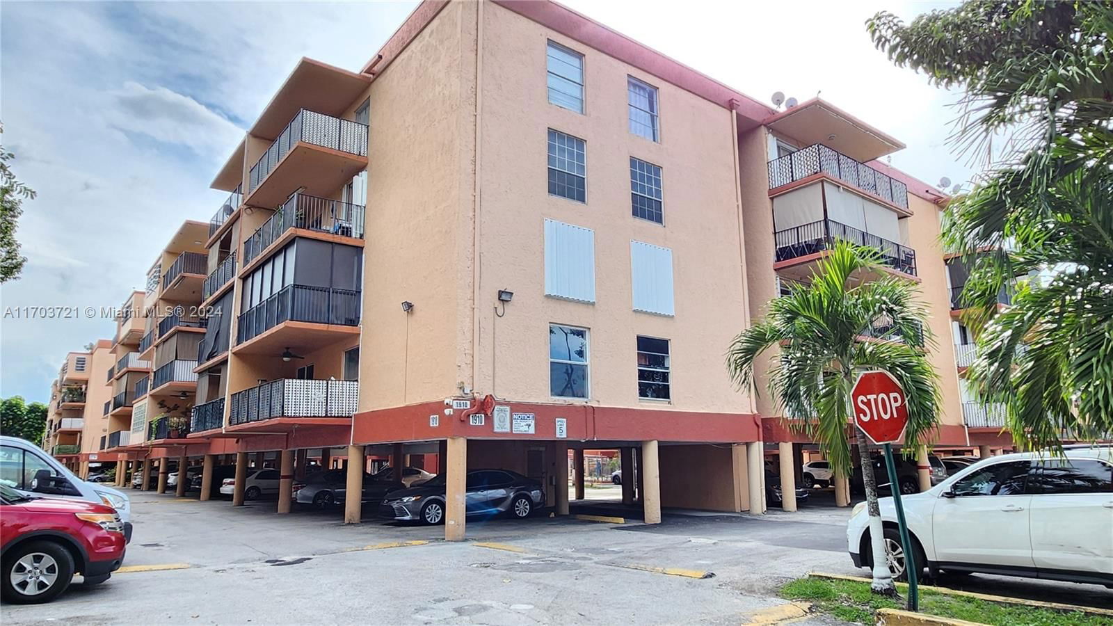 Real estate property located at 1910 56th St #3225, Miami-Dade, PALM-WEST GARDENS CONDO, Hialeah, FL