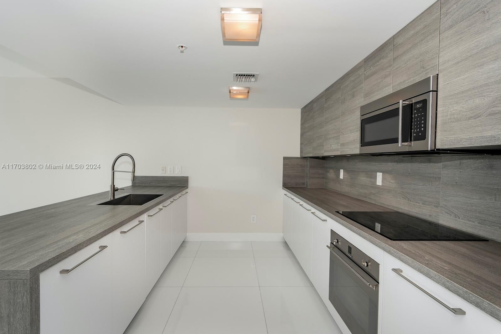 Real estate property located at 400 Sunny Isles Blvd #919, Miami-dade, 400 Sunny Isles Condo Eas, Sunny Isles Beach, FL