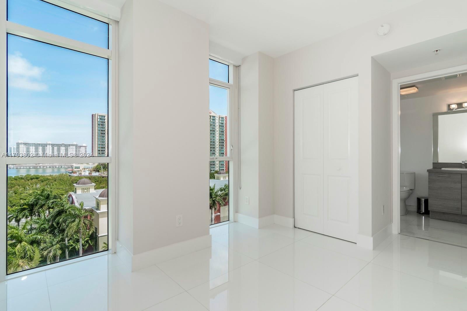 Real estate property located at 400 Sunny Isles Blvd #919, Miami-dade, 400 Sunny Isles Condo Eas, Sunny Isles Beach, FL