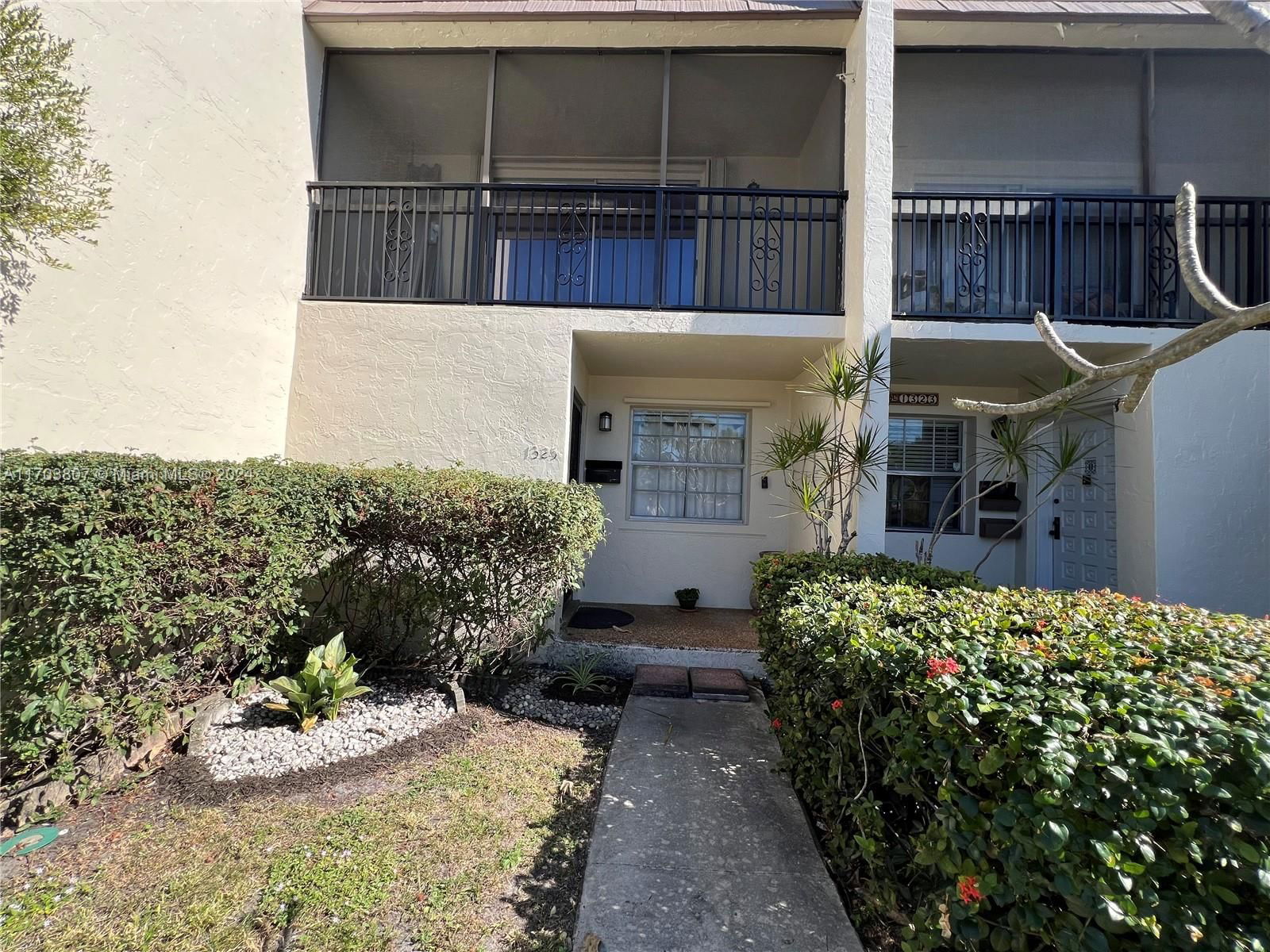 Real estate property located at 1325 15th Ave #23, Broward, TOWNHOUSE VILLAS CONDO, Hollywood, FL