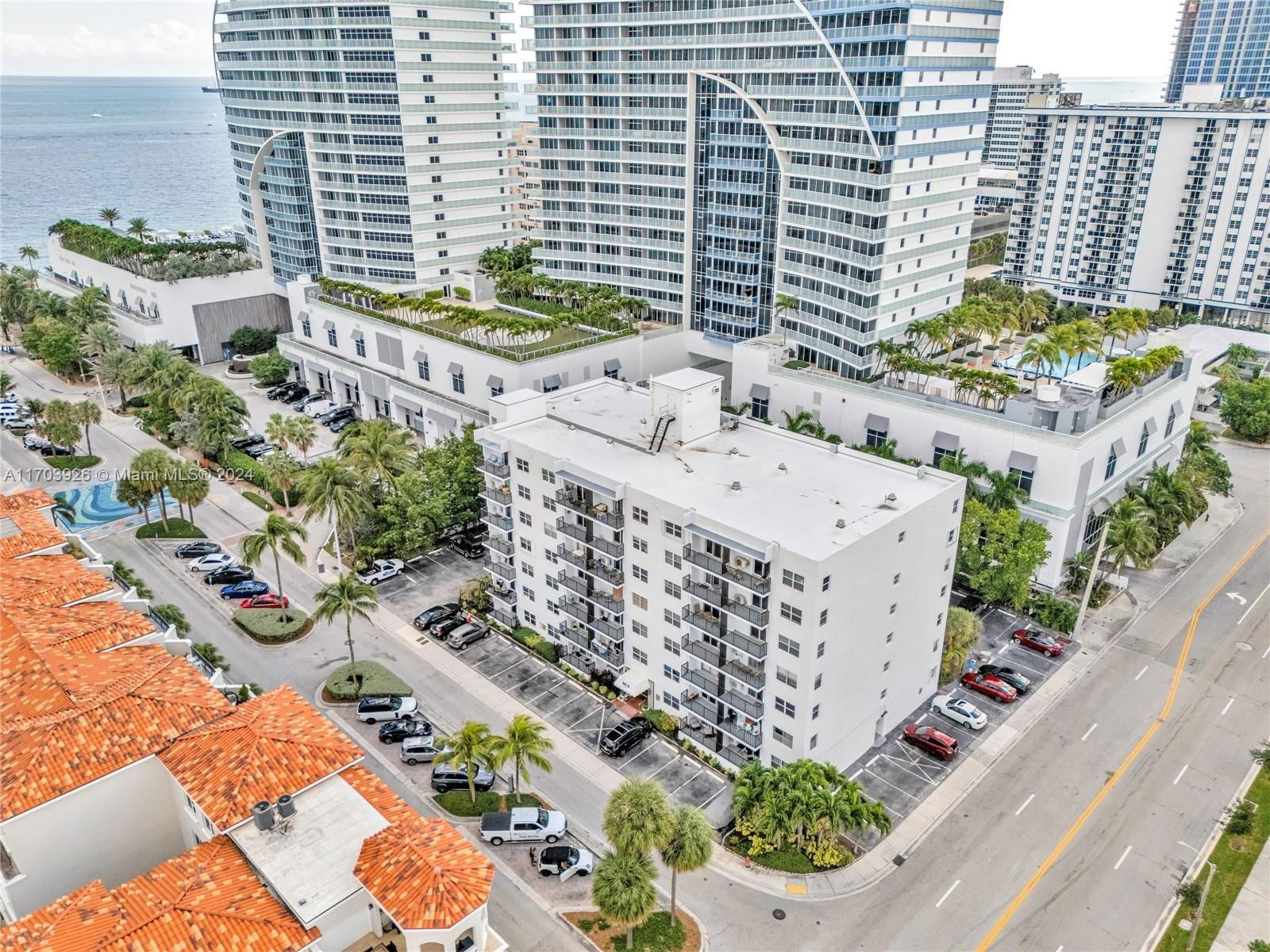 Real estate property located at 3000 Riomar St #410, Broward, LEISURE HOUSE CONDO, Fort Lauderdale, FL