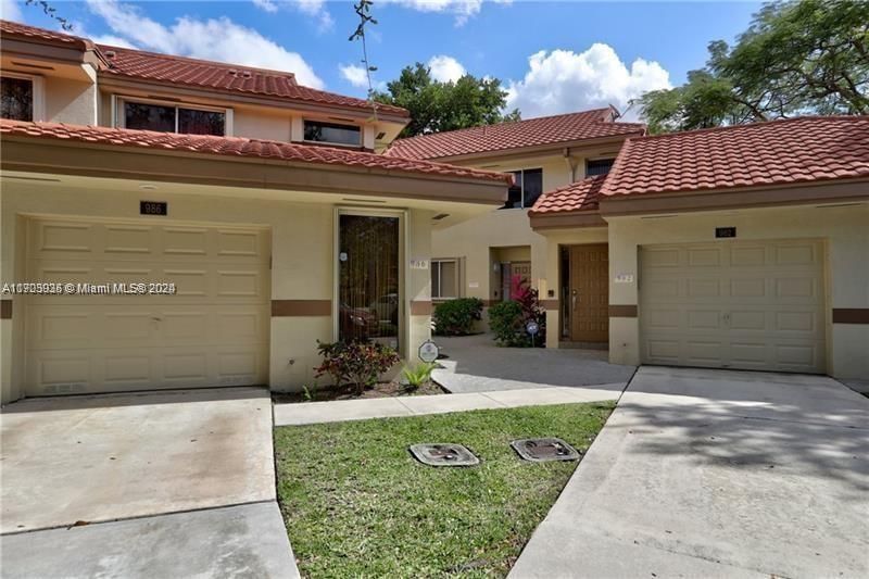 Real estate property located at 982 93rd Ave #982, Broward, PARC COURT CONDO, Plantation, FL