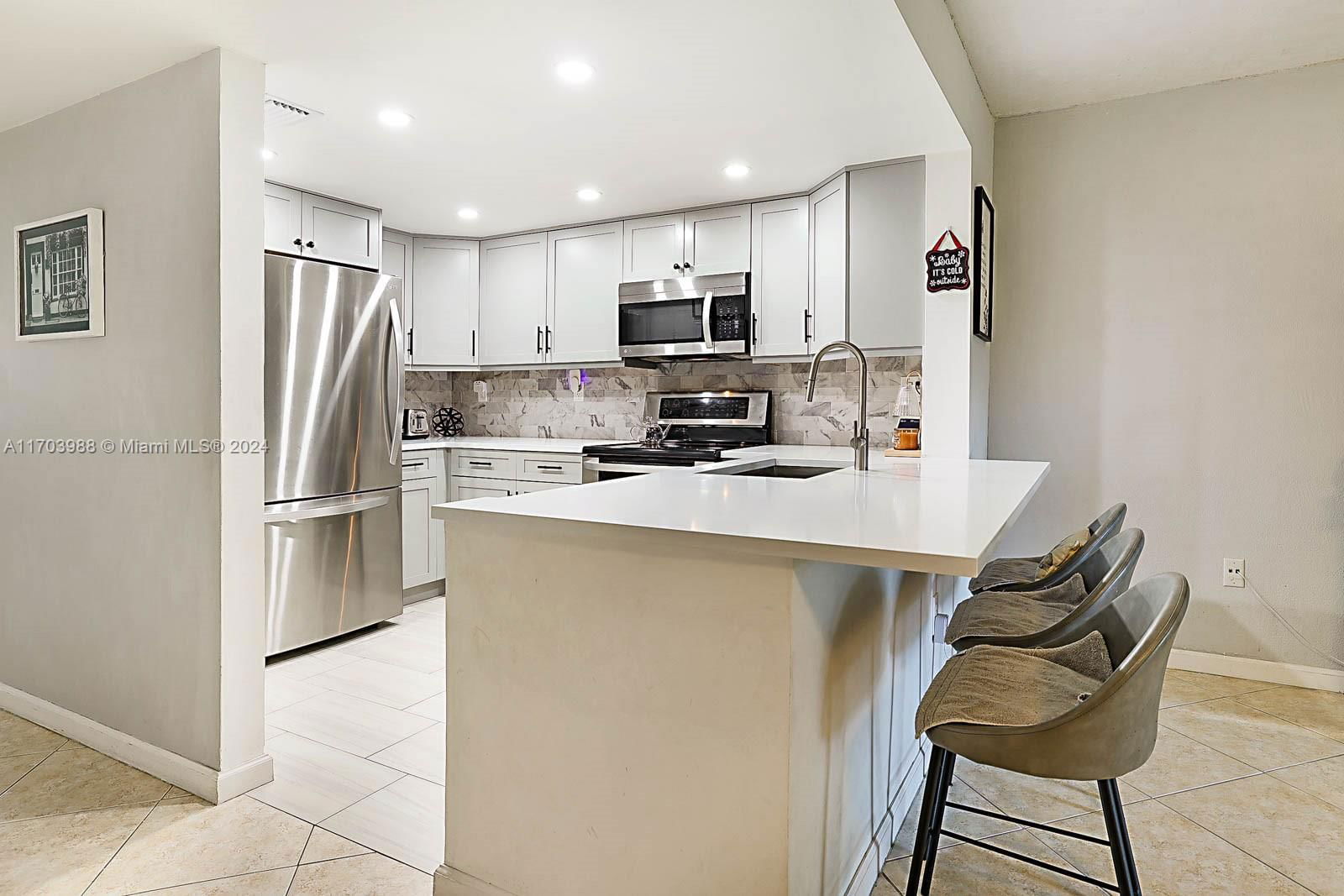 Real estate property located at 9050 28th St #116, Broward, Country Village Condo, Coral Springs, FL