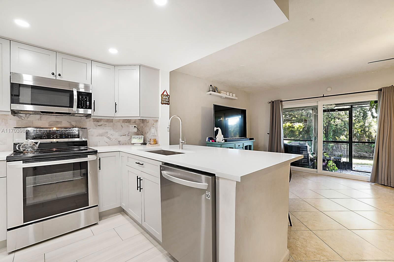 Real estate property located at 9050 28th St #116, Broward, Country Village Condo, Coral Springs, FL