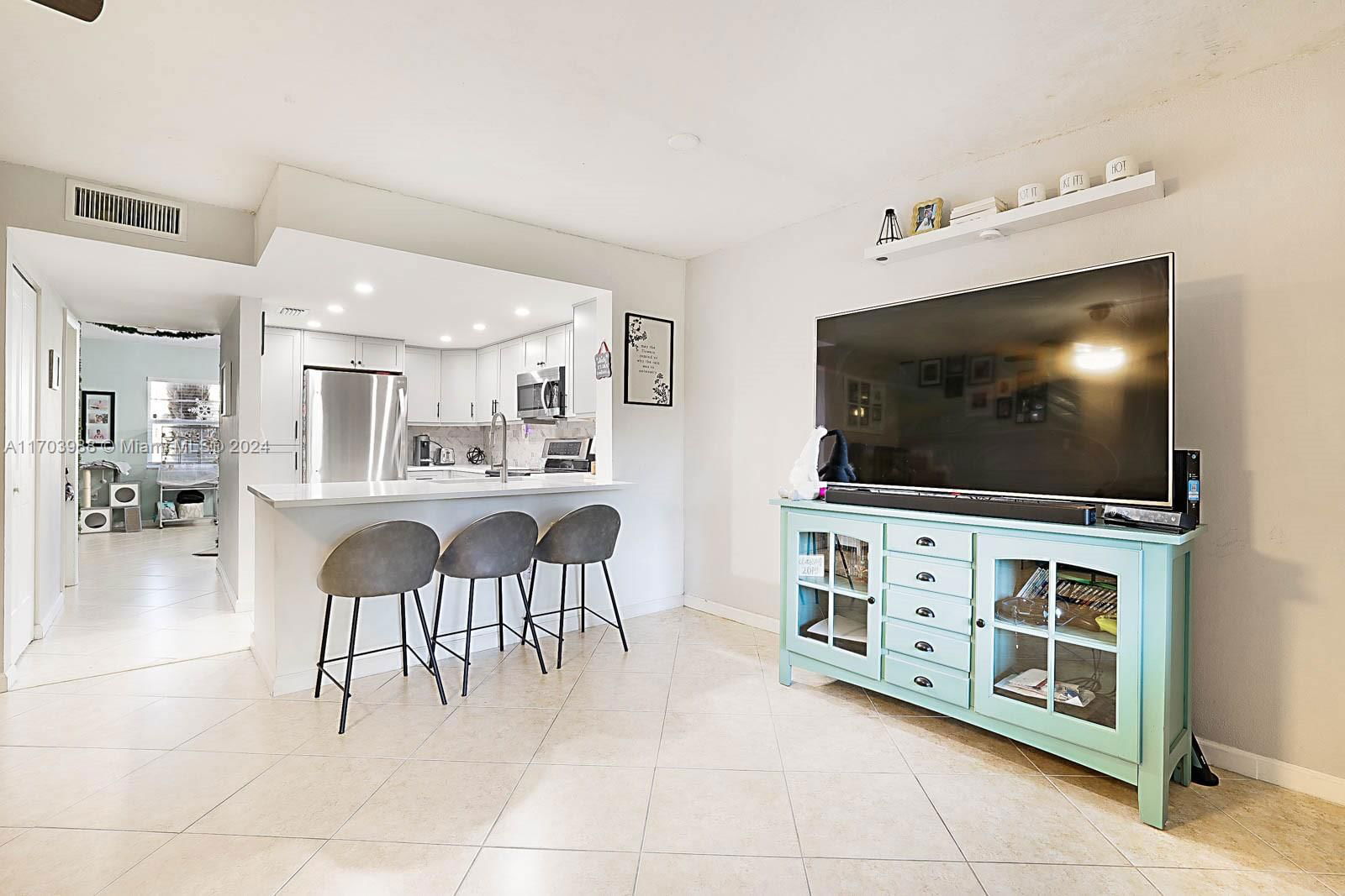 Real estate property located at 9050 28th St #116, Broward, Country Village Condo, Coral Springs, FL
