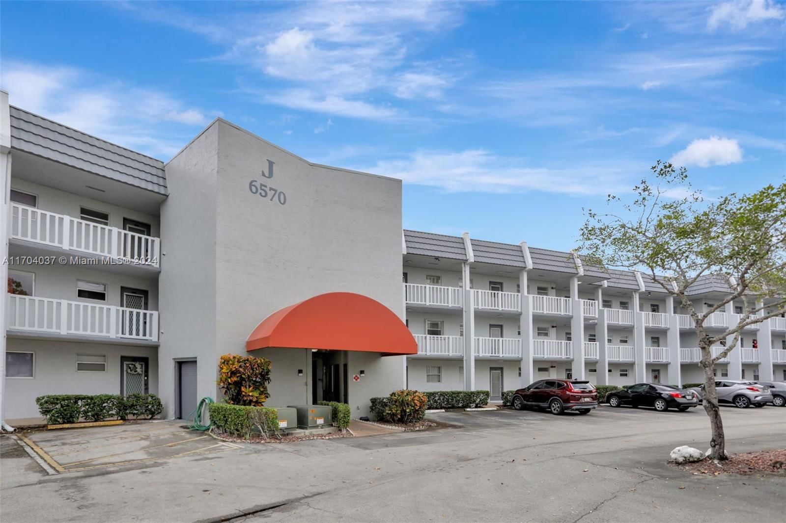 Real estate property located at 6570 Royal Palm Blvd #206J, Broward, ROYAL PARK GARDENS I-J CO, Margate, FL