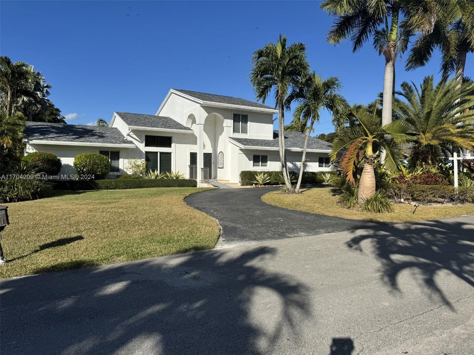 Real estate property located at 8221 185th Ter, Miami-Dade, OLD CUTLER GROVE, Cutler Bay, FL