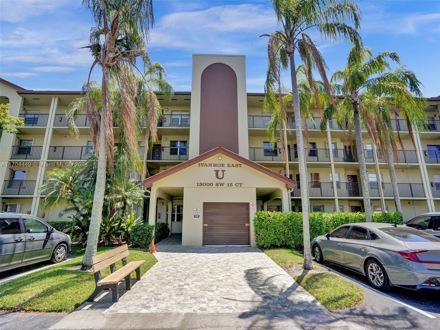 Real estate property located at 13000 15th Court #310U, Broward, IVANHOE EAST AT CENTURY V, Pembroke Pines, FL