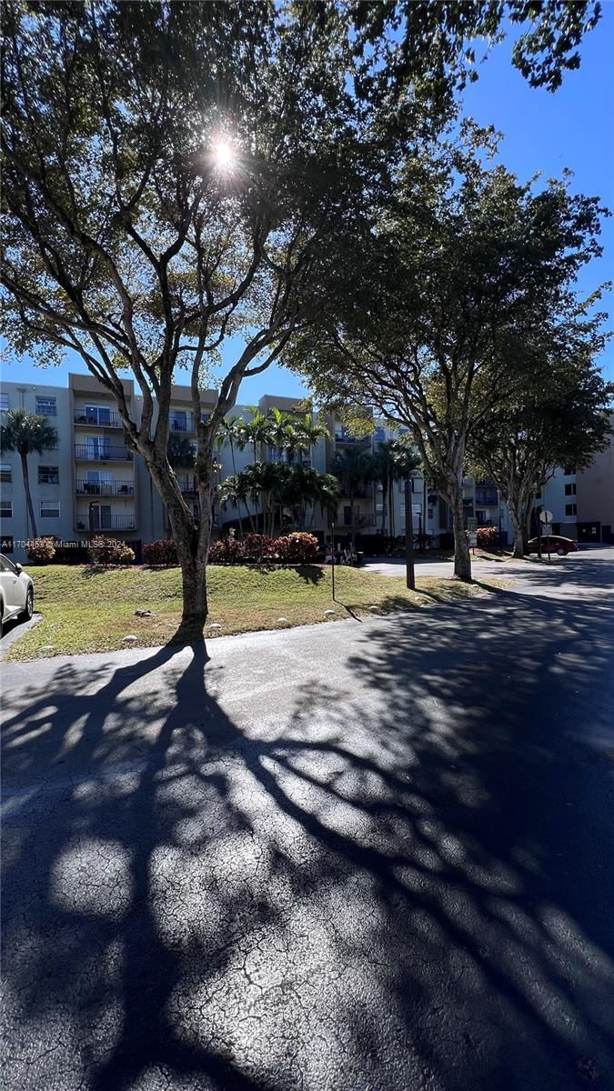 Real estate property located at 14250 62nd St #522, Miami-Dade, CYPRESS CLUB OF KENDALE C, Miami, FL