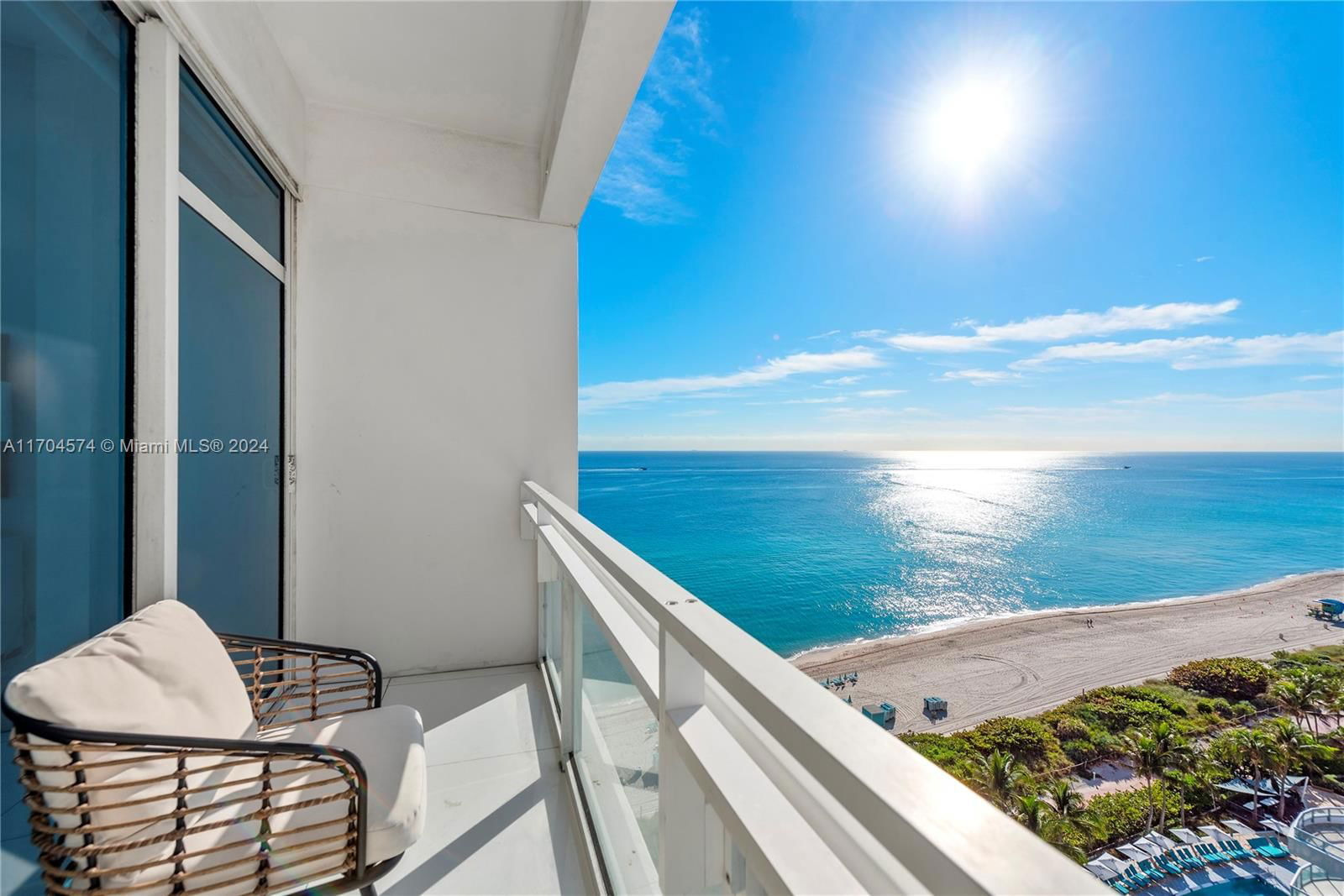 Real estate property located at 6801 Collins Ave PH07(Door PH12), Miami-Dade, CENTRAL CARILLON BEACH CO, Miami Beach, FL