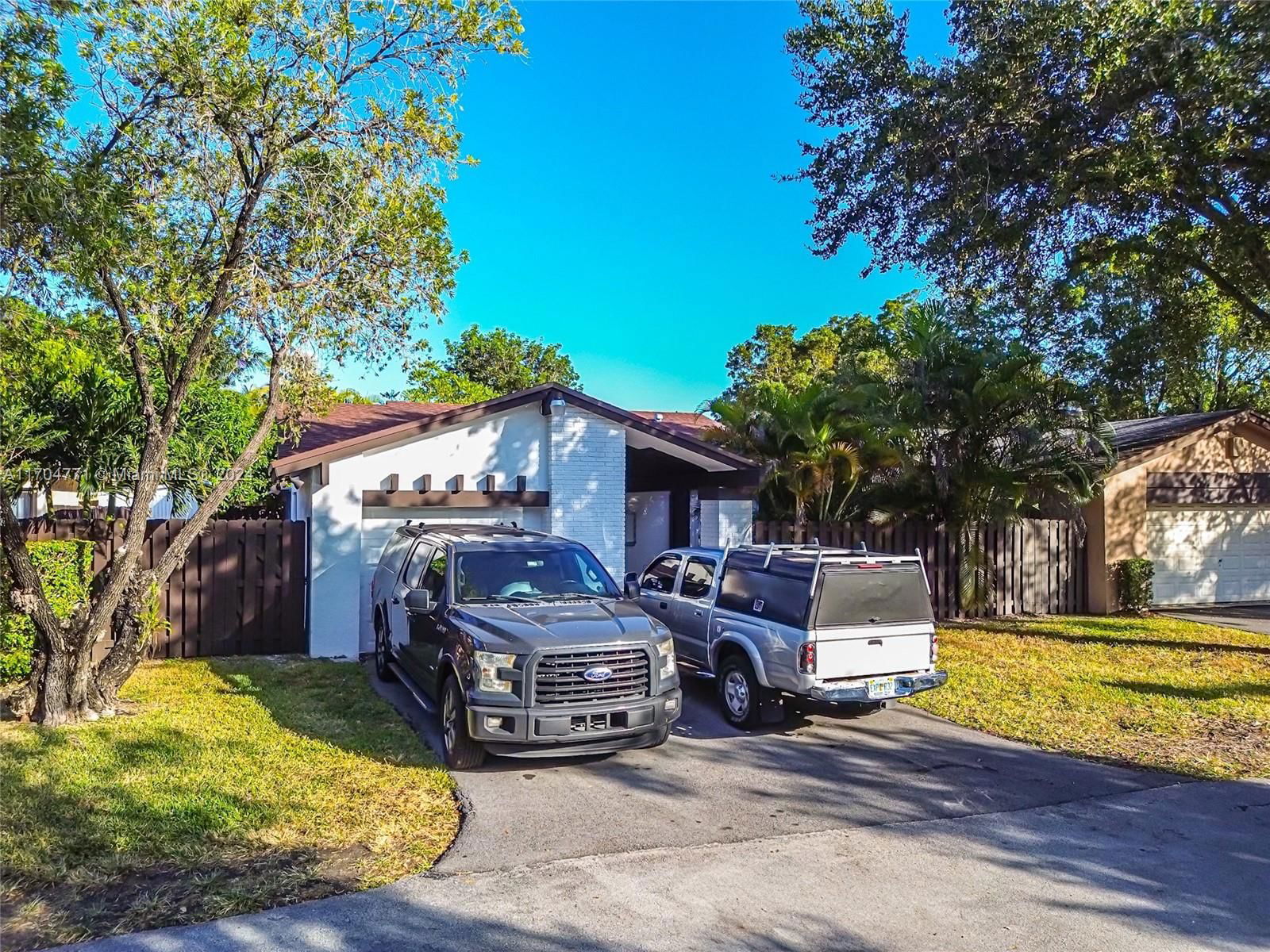 Real estate property located at 13284 108th St Cir, Miami-Dade, CROSSINGS SEC 6 THE, Miami, FL