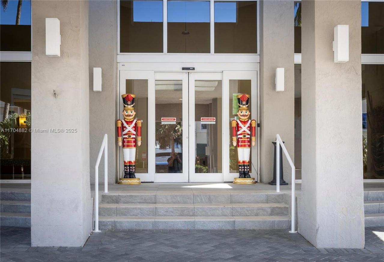 Real estate property located at 6767 Collins Ave #1409, Miami-dade, The Sterling Condo, Miami Beach, FL