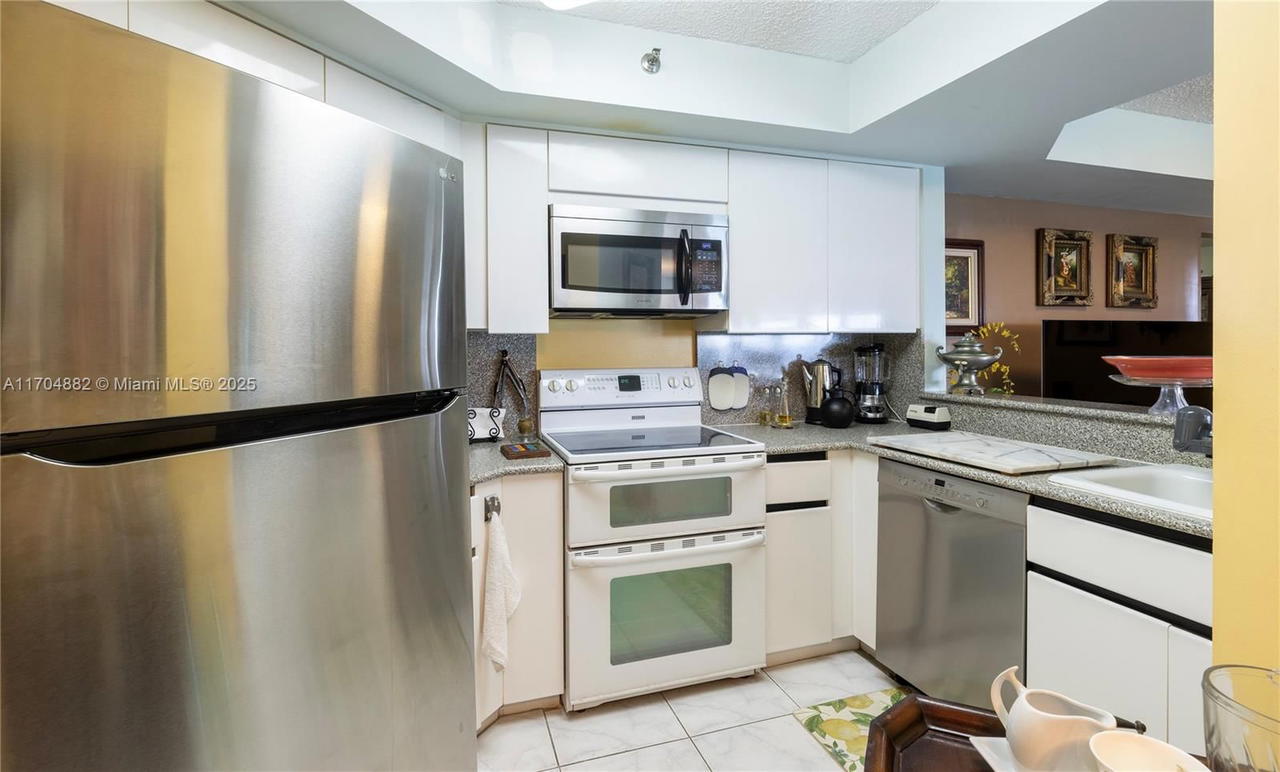 Real estate property located at 6767 Collins Ave #1409, Miami-dade, The Sterling Condo, Miami Beach, FL