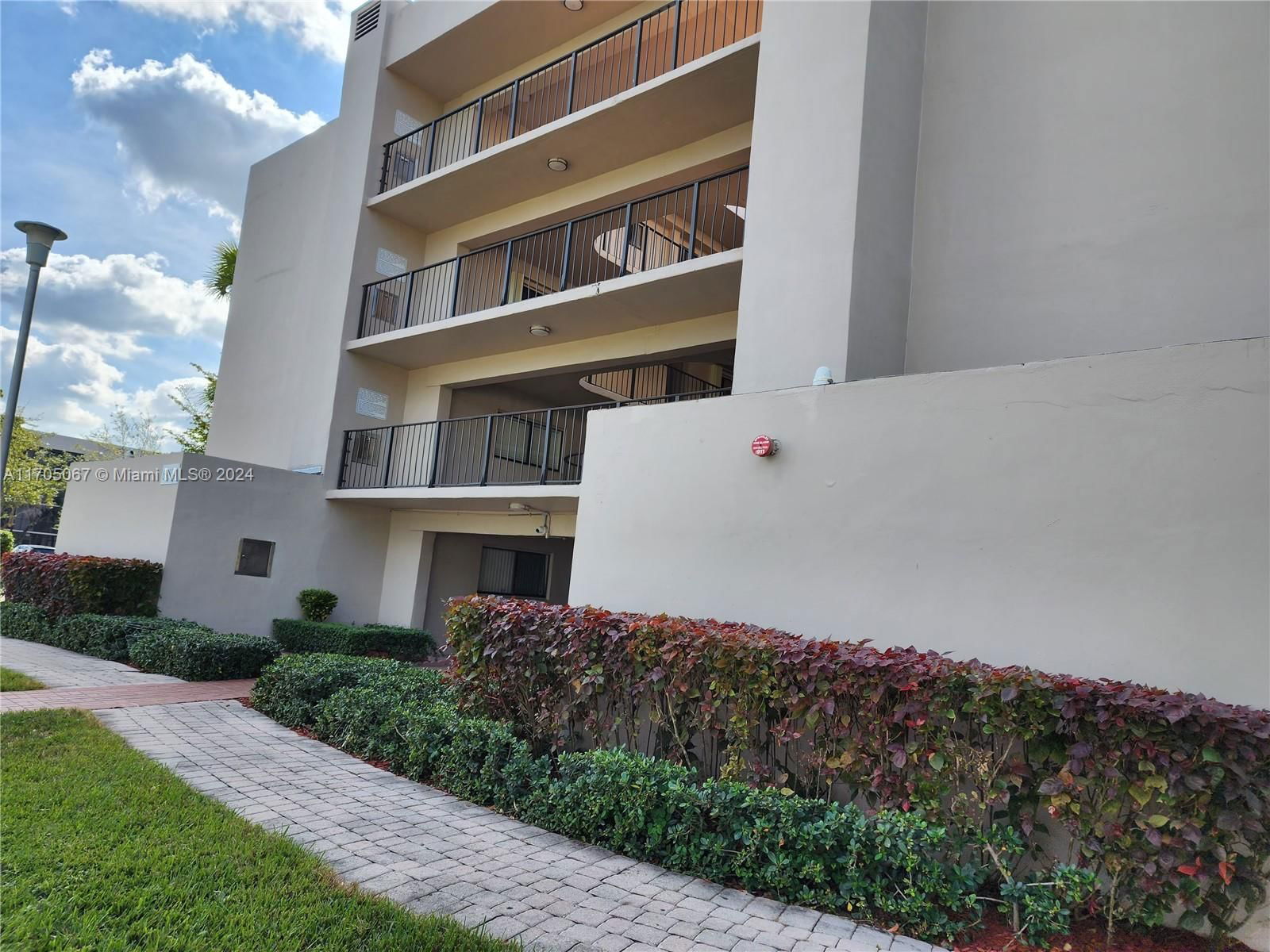 Real estate property located at 8540 133rd Ave Rd #424, Miami-Dade, HORIZONS WEST CONDO #6, Miami, FL