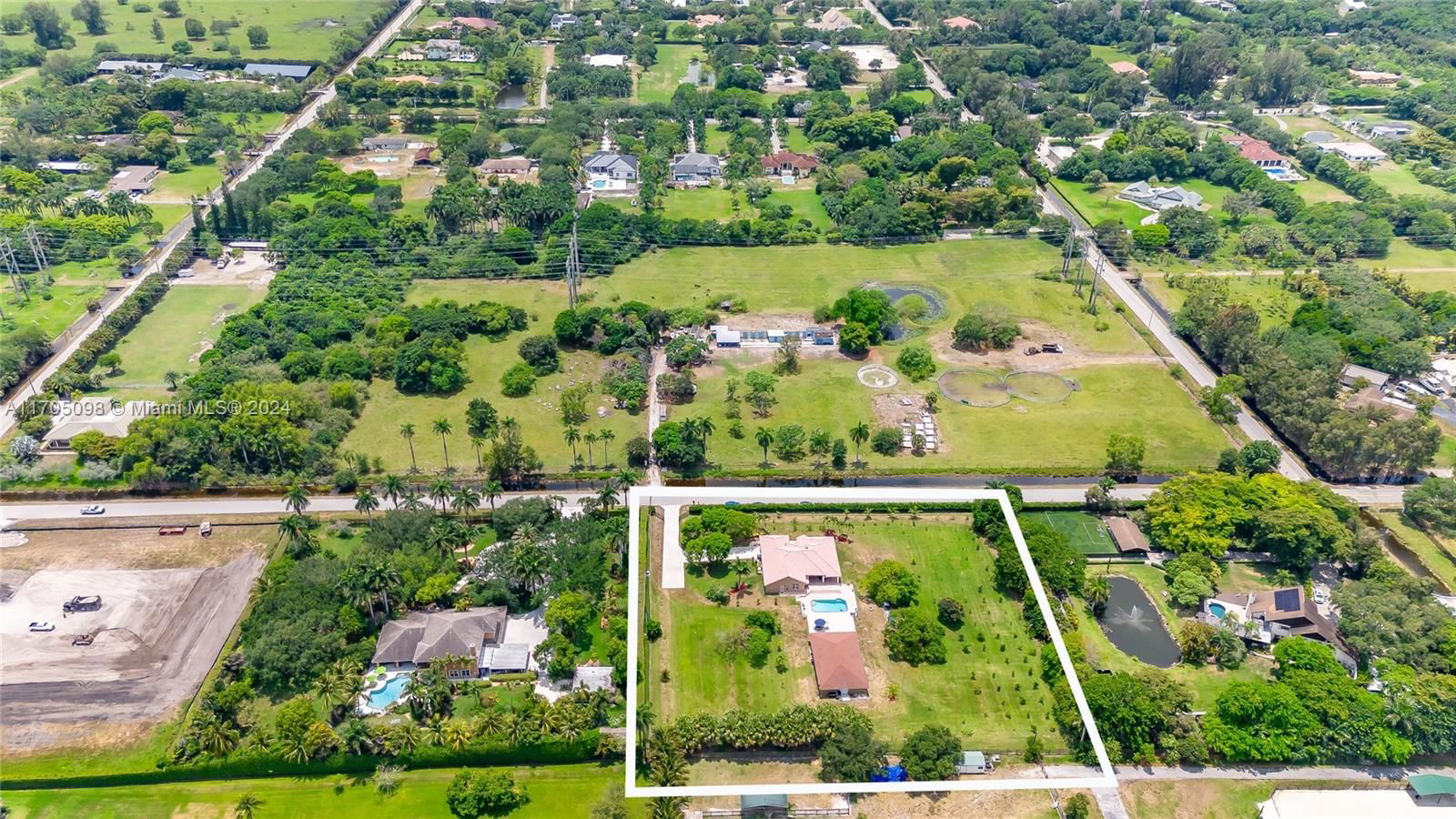 Real estate property located at 12851 Luray Rd, Broward, EVERGLADES SUGAR & LAND C, Southwest Ranches, FL