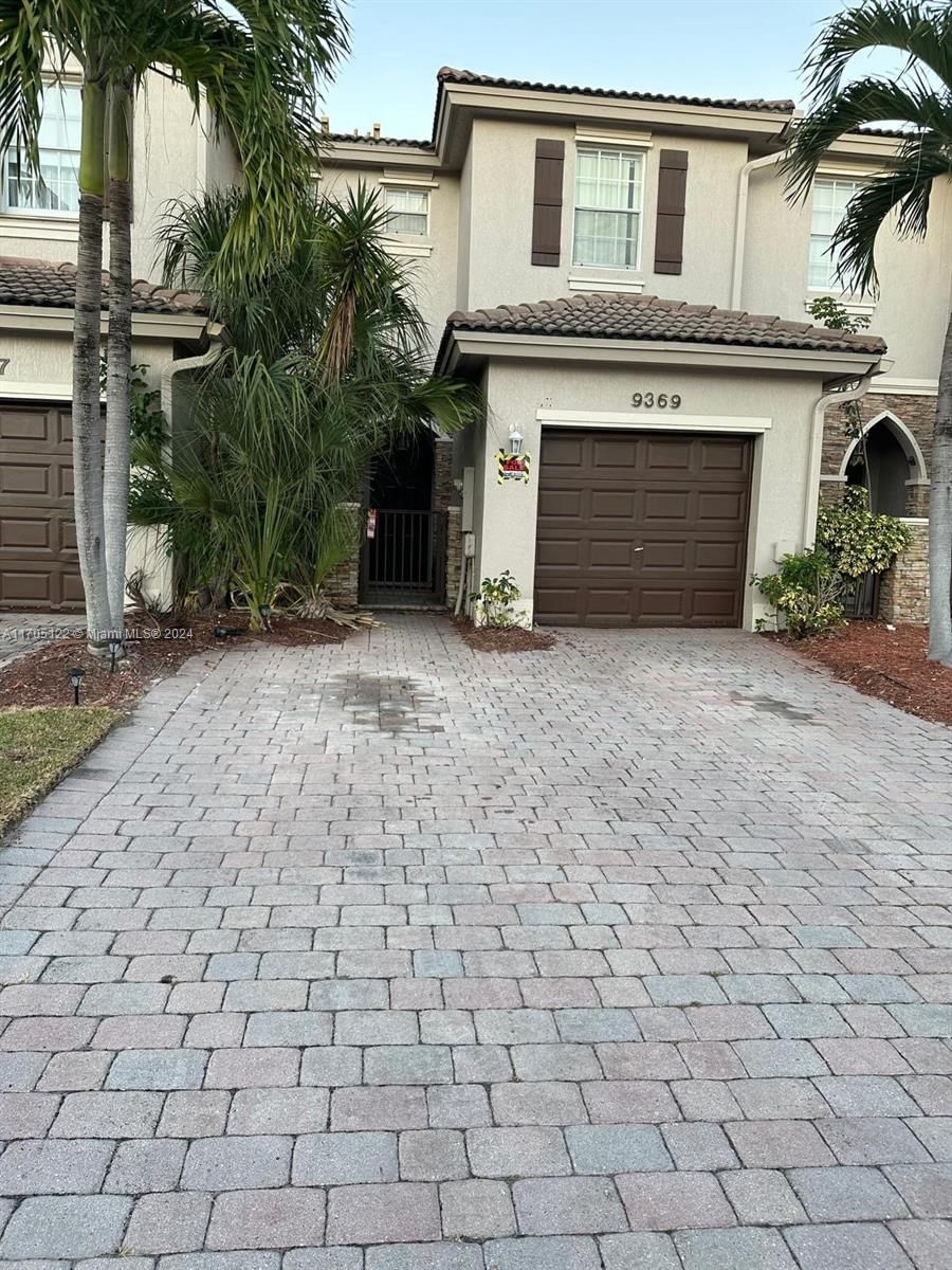 Real estate property located at 9369 219th St #9369, Miami-Dade, LAKES BY THE BAY CEE, Cutler Bay, FL