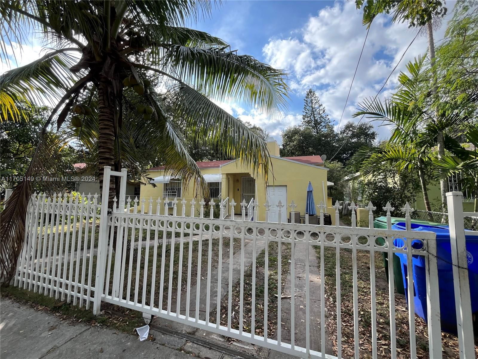 Real estate property located at 8318 3rd Ct, Miami-Dade, OAKLAND GROVE AMD PL, Miami, FL