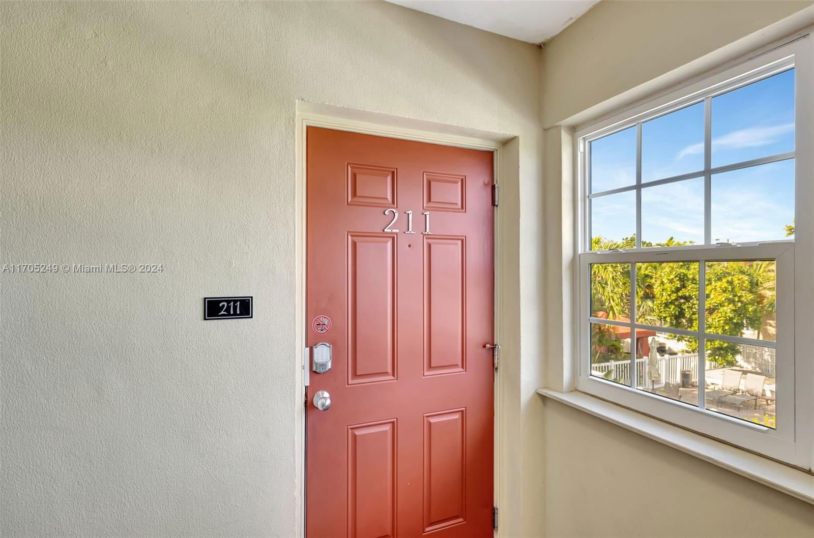 Real estate property located at 221 9th Ave #211, Broward, Pompano Place Condo, Pompano Beach, FL
