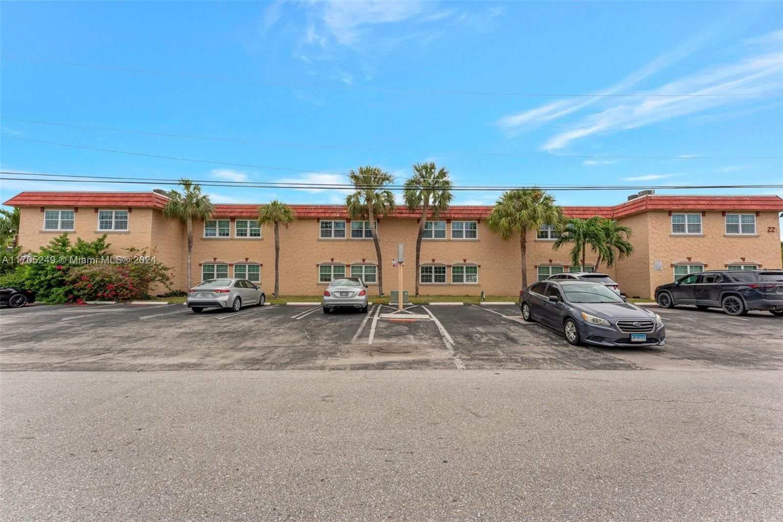 Real estate property located at 221 9th Ave #211, Broward, Pompano Place Condo, Pompano Beach, FL
