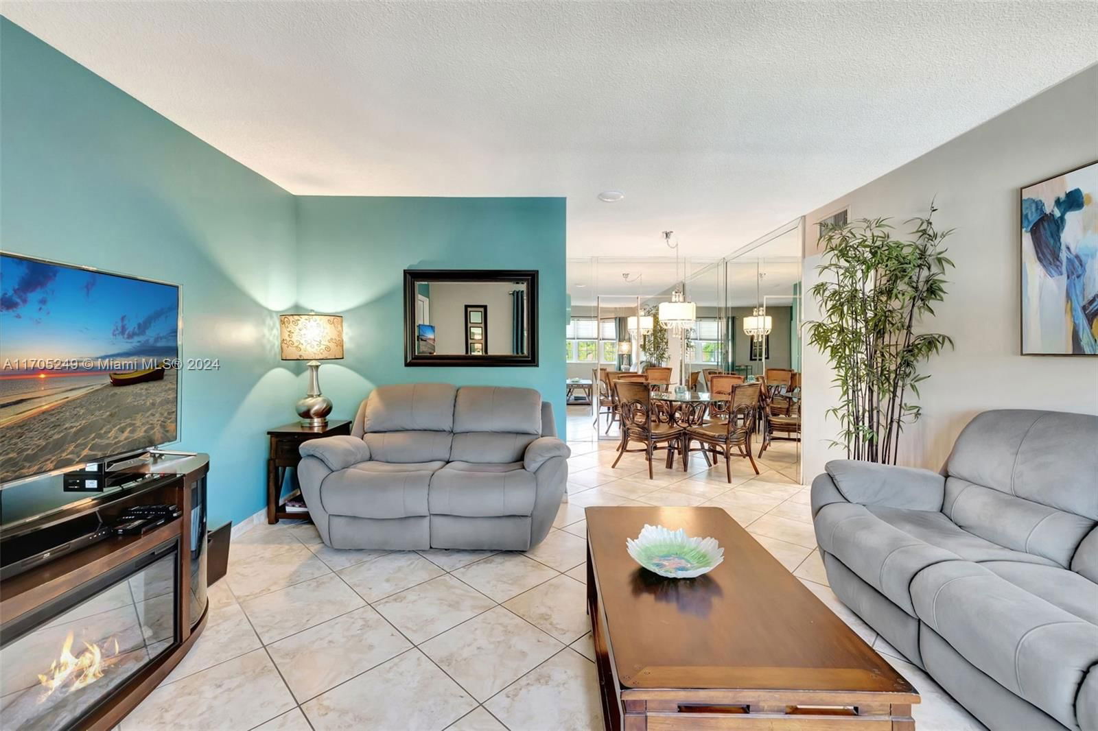 Real estate property located at 221 9th Ave #211, Broward, Pompano Place Condo, Pompano Beach, FL