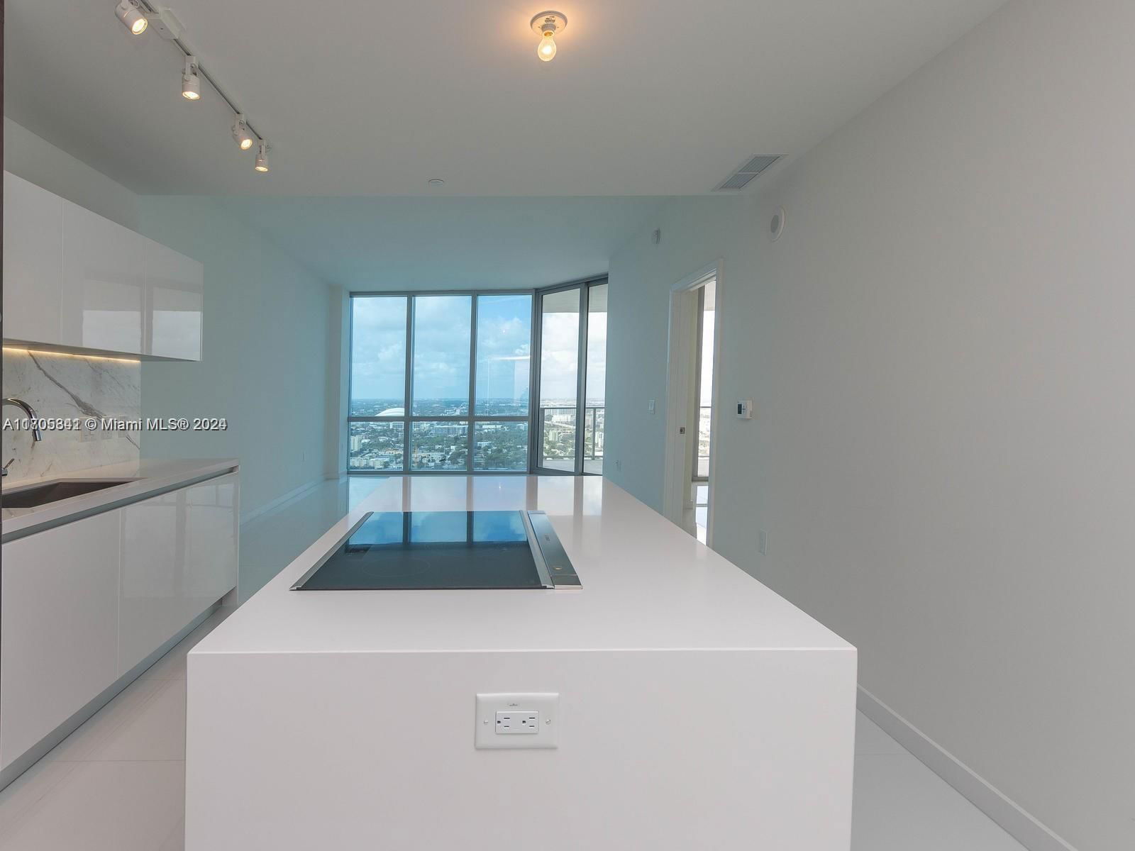 Real estate property located at 851 1st Ave #2906, Miami-Dade, PARAMOUNT MIAMI WORLDCENT, Miami, FL