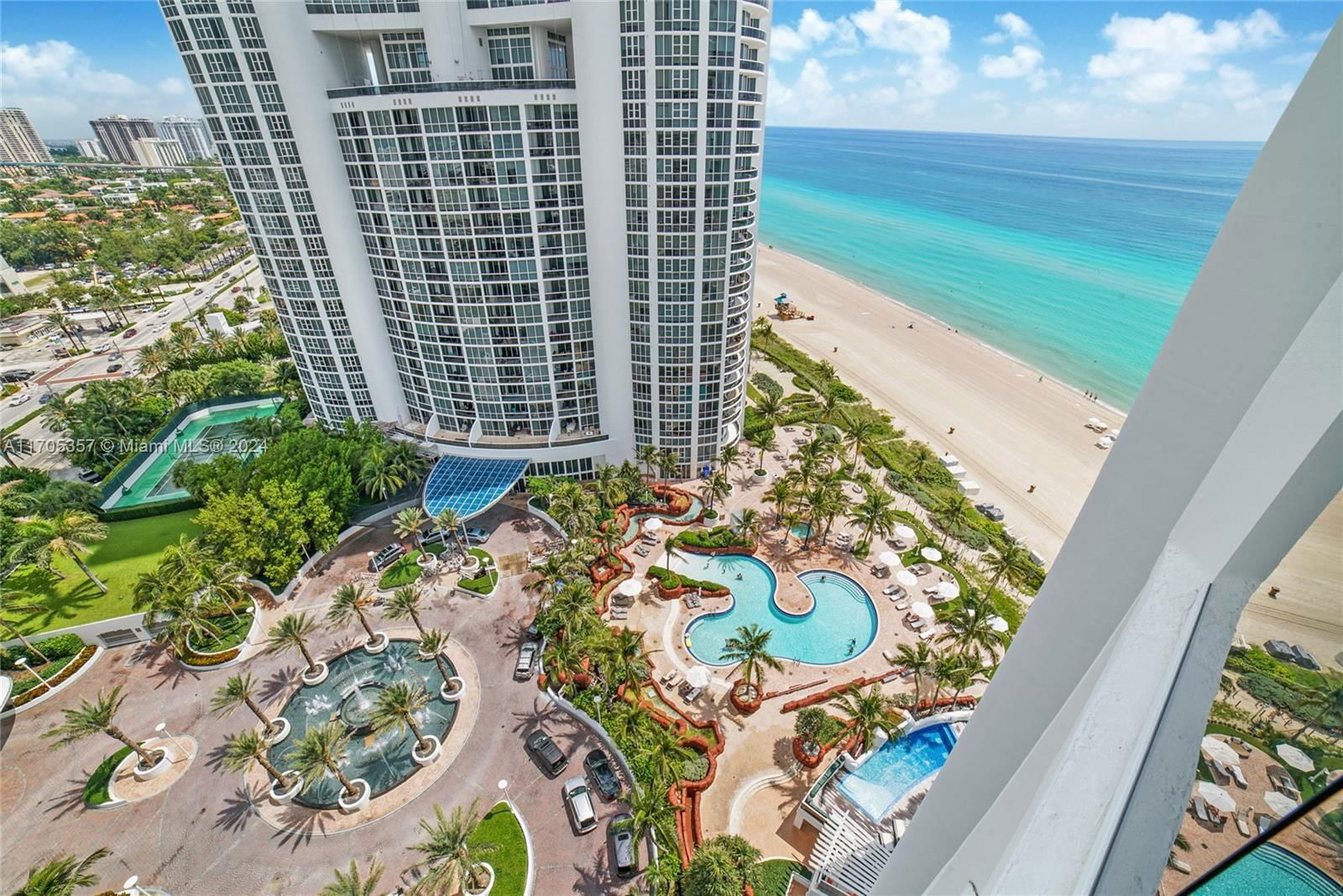 Real estate property located at 18101 Collins Ave #1906, Miami-Dade, TRUMP PALACE CONDO, Sunny Isles Beach, FL