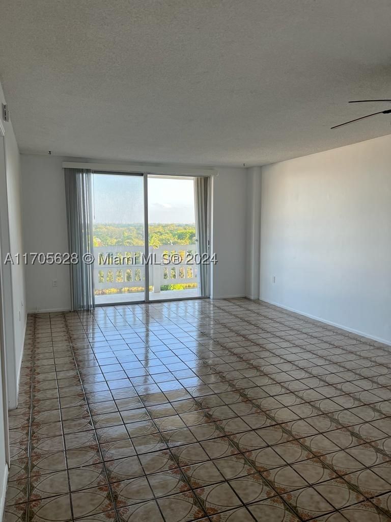 Real estate property located at 15600 7th Ave #821, Miami-dade, Parkway Towers Bldg 1 Con, Miami, FL