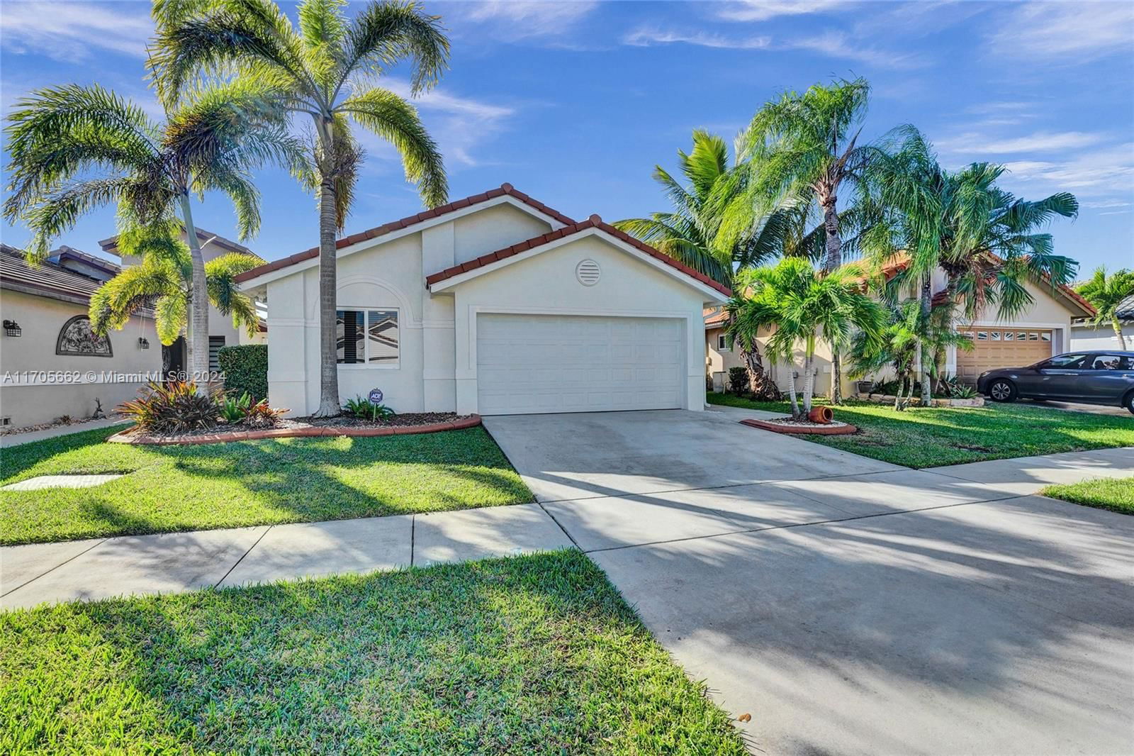 Real estate property located at 17650 4th Ct, Broward, SILVER LAKES AT PEMBROKE, Pembroke Pines, FL