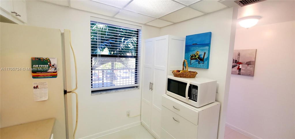 Real estate property located at 10304 Sunrise Lakes Blvd #211, Broward, Sunrise Lakes 177 Condo, Sunrise, FL