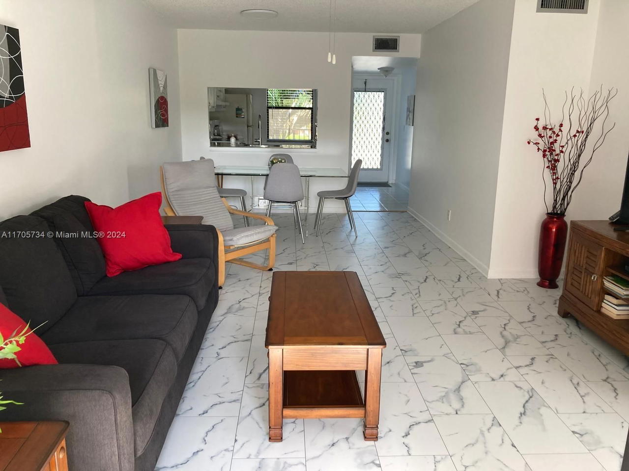 Real estate property located at 10304 Sunrise Lakes Blvd #211, Broward, Sunrise Lakes 177 Condo, Sunrise, FL