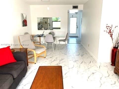 Real estate property located at 10304 Sunrise Lakes Blvd #211, Broward, Sunrise Lakes 177 Condo, Sunrise, FL