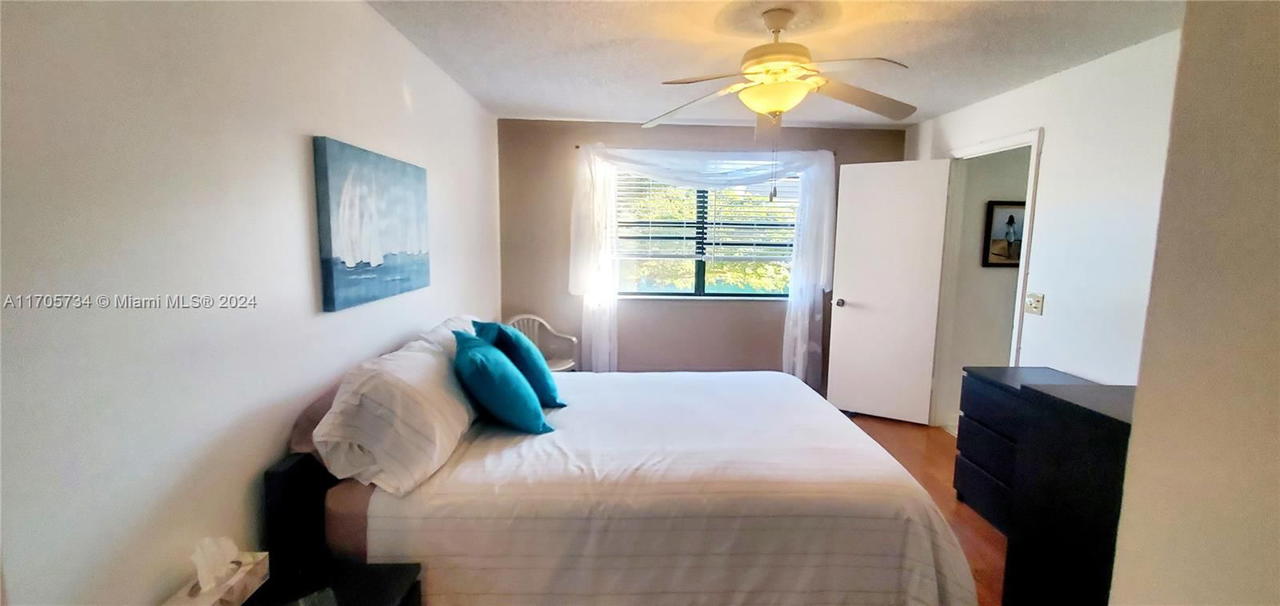 Real estate property located at 10304 Sunrise Lakes Blvd #211, Broward, Sunrise Lakes 177 Condo, Sunrise, FL