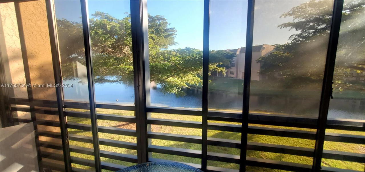 Real estate property located at 10304 Sunrise Lakes Blvd #211, Broward, Sunrise Lakes 177 Condo, Sunrise, FL
