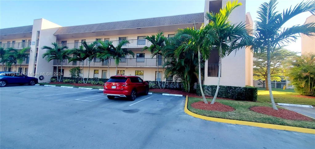 Real estate property located at 10304 Sunrise Lakes Blvd #211, Broward, Sunrise Lakes 177 Condo, Sunrise, FL