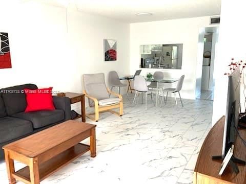 Real estate property located at 10304 Sunrise Lakes Blvd #211, Broward, Sunrise Lakes 177 Condo, Sunrise, FL