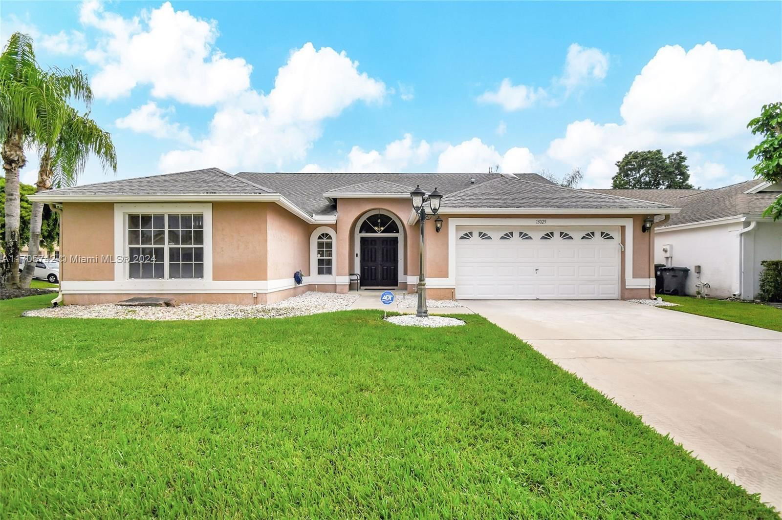 Real estate property located at 13029 Meadowbreeze Drive, Palm Beach, MEADOWLAND COVE 2 OF WELL, Wellington, FL