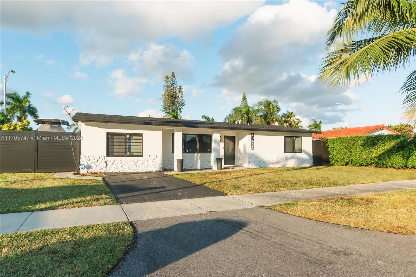 Real estate property located at 13455 72nd Ter, Miami-Dade, WINSTON PARK UNIT 6, Miami, FL